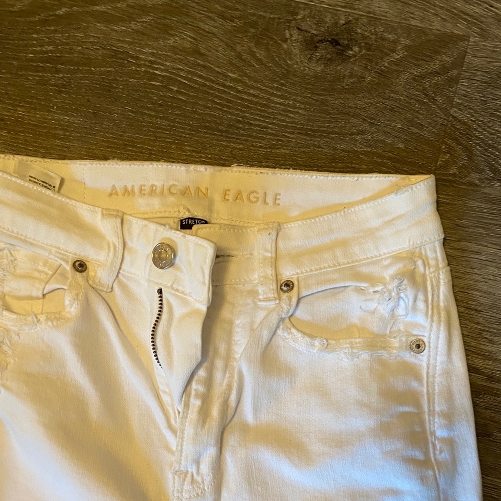 American Eagle Cream Distressed Jeans